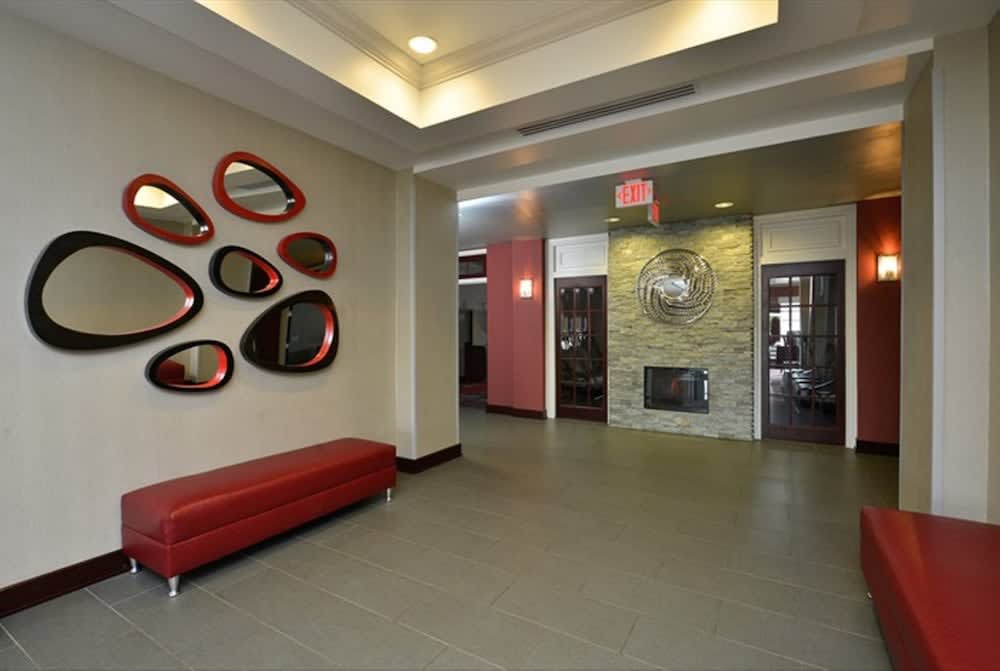Holiday Inn Express & Suites UTICA by IHG 2