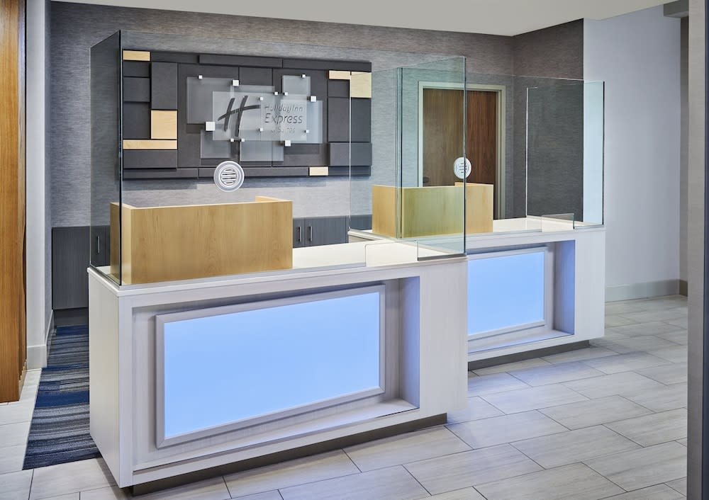 Holiday Inn Express & Suites WINDSOR EAST – LAKESHORE by IHG 2