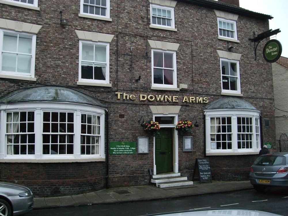 The Downe Arms 1