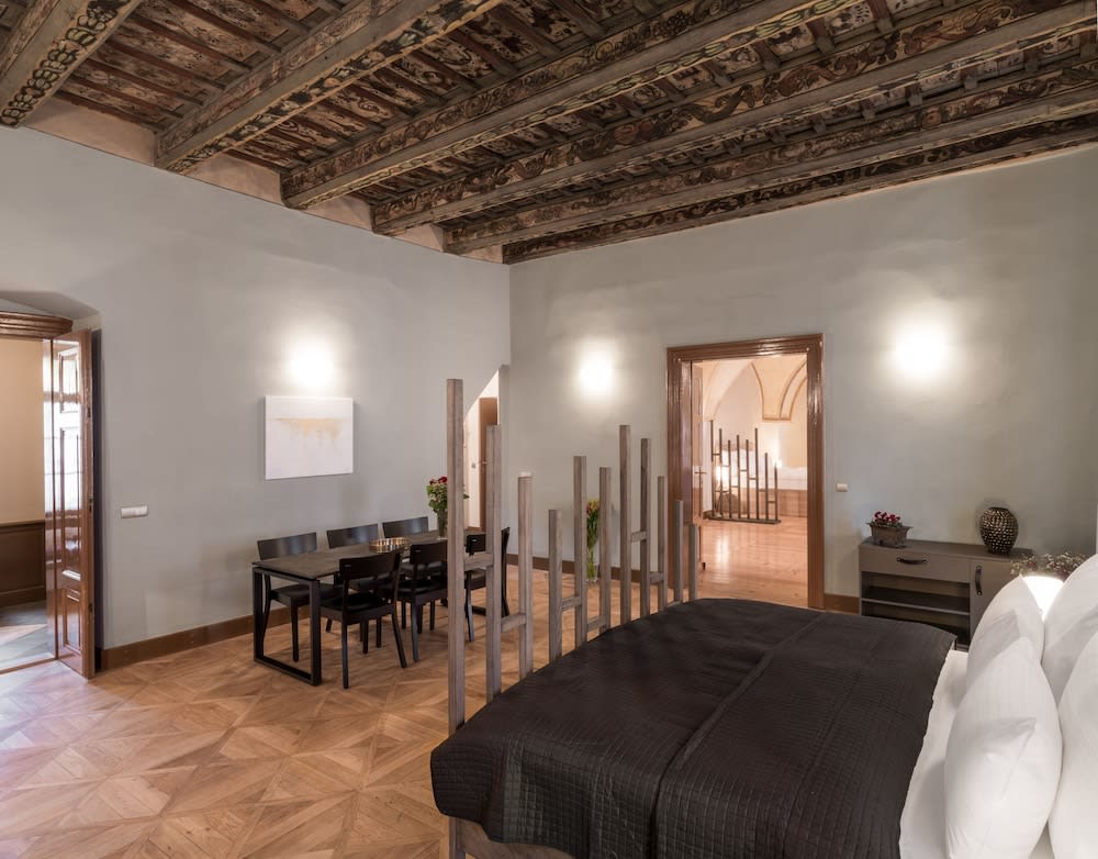 3 Epoques Apartments by Adrez 2