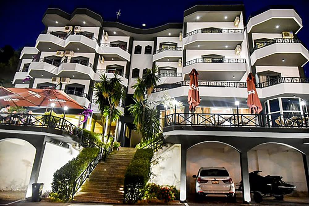 Privé City Hotel 1