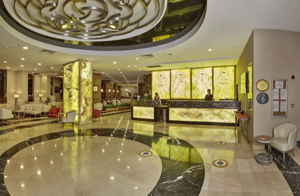 Ramada Plaza by Wyndham Izmir 4
