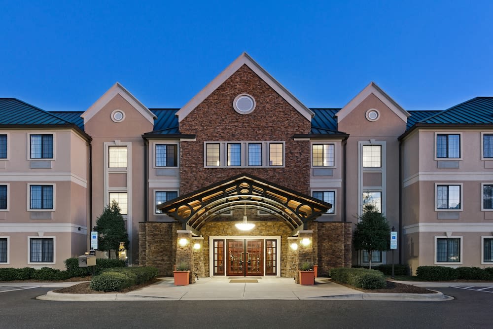 Staybridge Suites CHARLOTTE BALLANTYNE by IHG 1