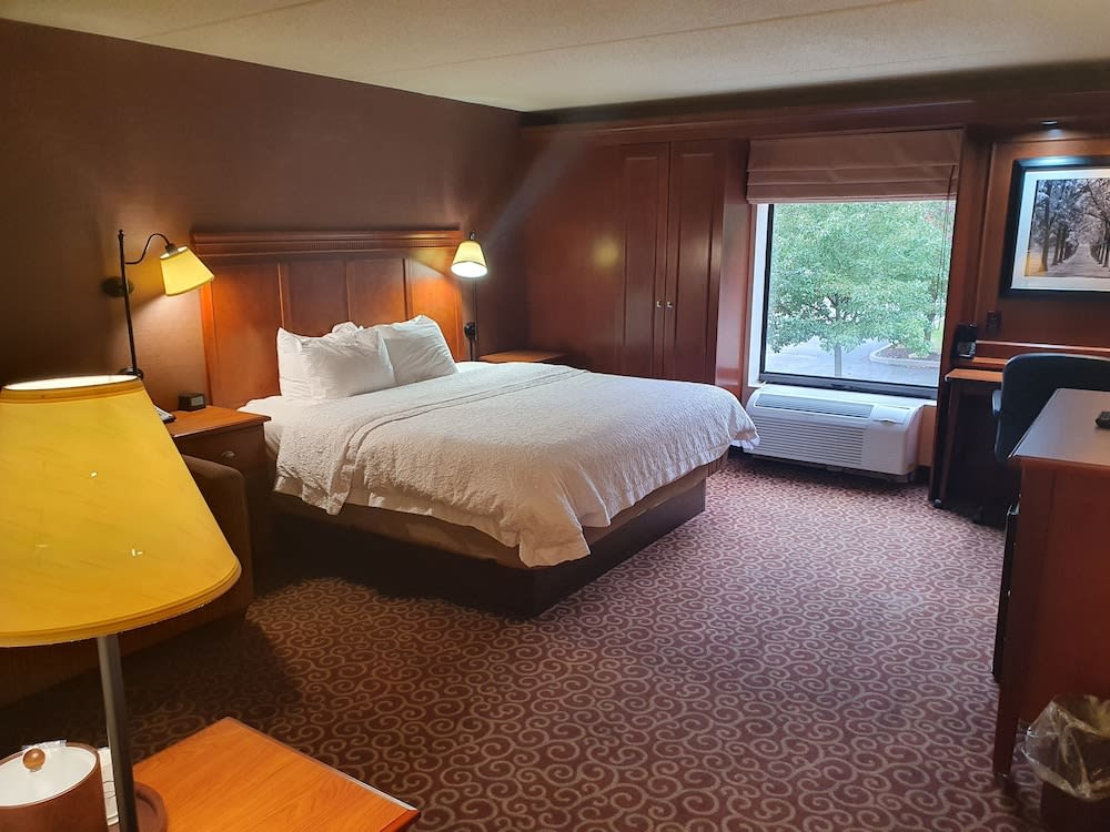 Independents Mcknight Hotel 2
