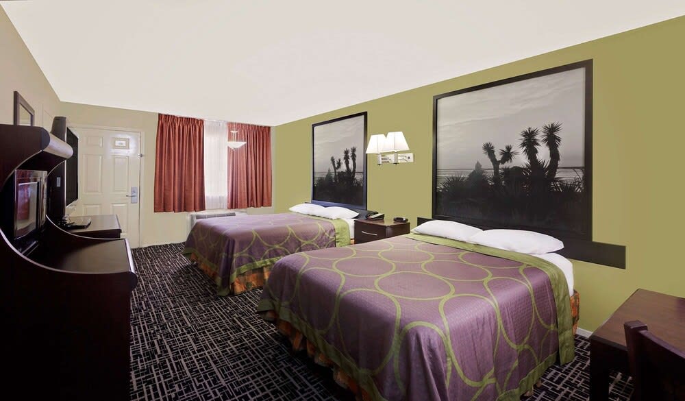 Super 8 by Wyndham Corpus Christi Northwest 3