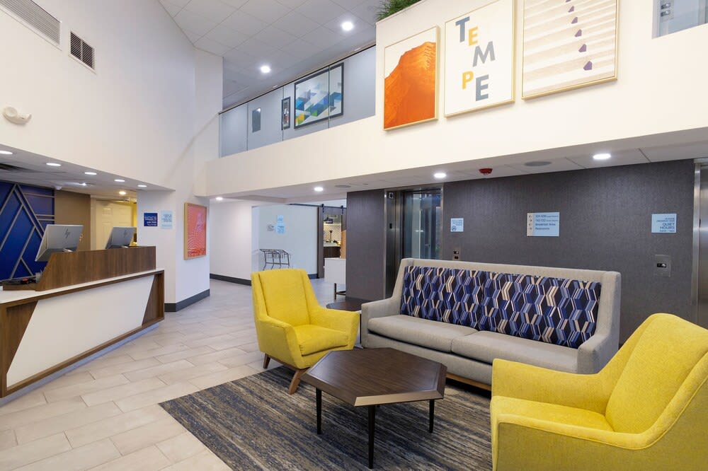 Holiday Inn Express & Suites Phoenix - Tempe by IHG 2