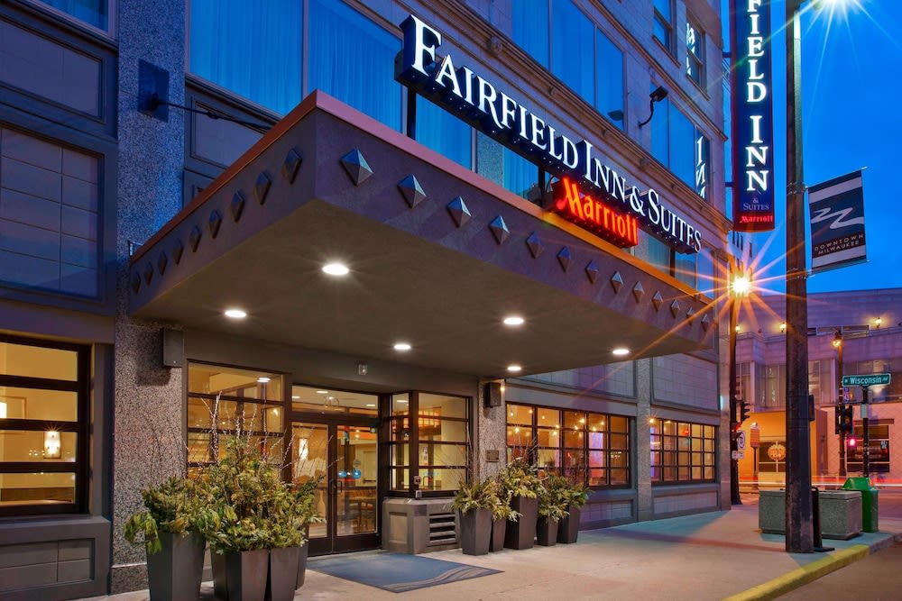 Fairfield Inn & Suites by Marriott Milwaukee Downtown 1