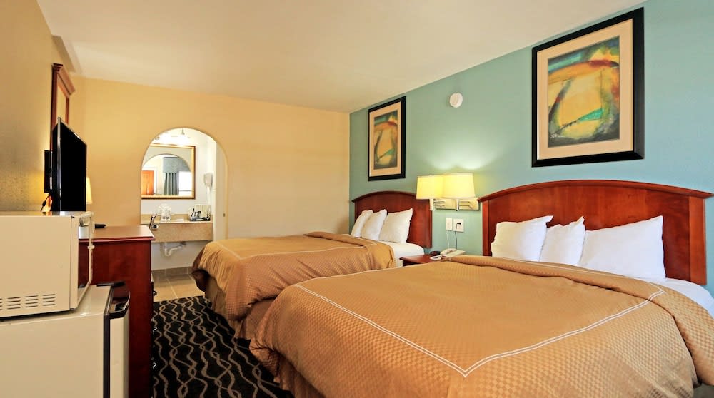 Econo Lodge Austin South 1