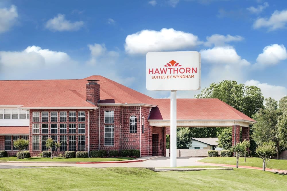 Hawthorn Suites Irving DFW South 1