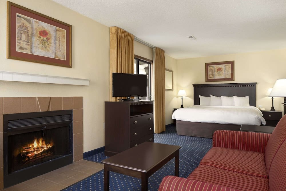 Hawthorn Extended Stay by Wyndham Fort Wayne 4