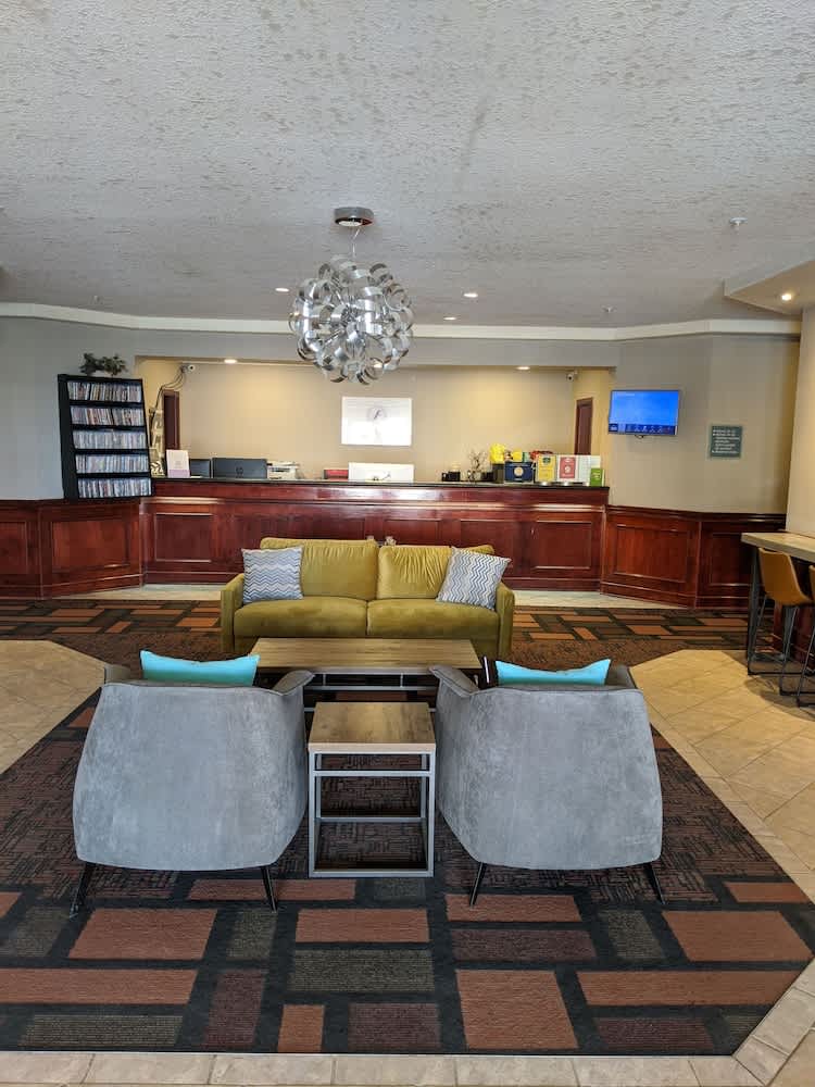 Foxwood Inn & Suites 1