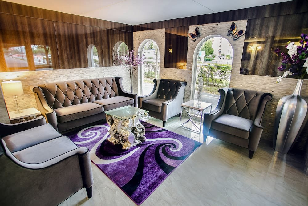 Ocean Beach Palace 5