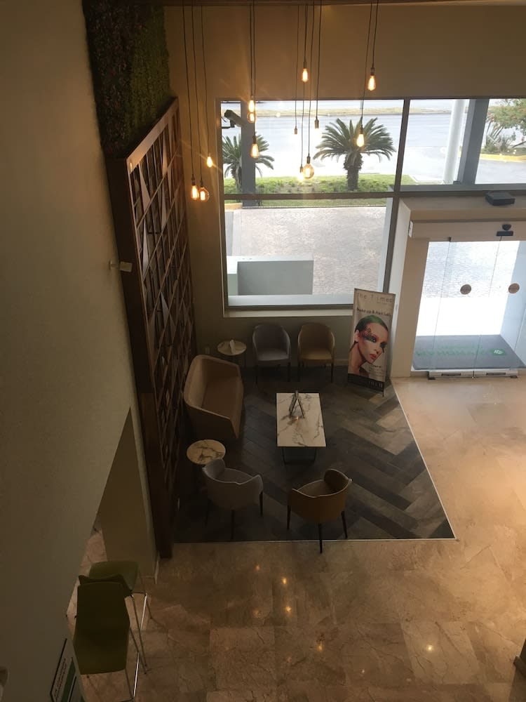 Wyndham Garden Monterrey Valle Real 5