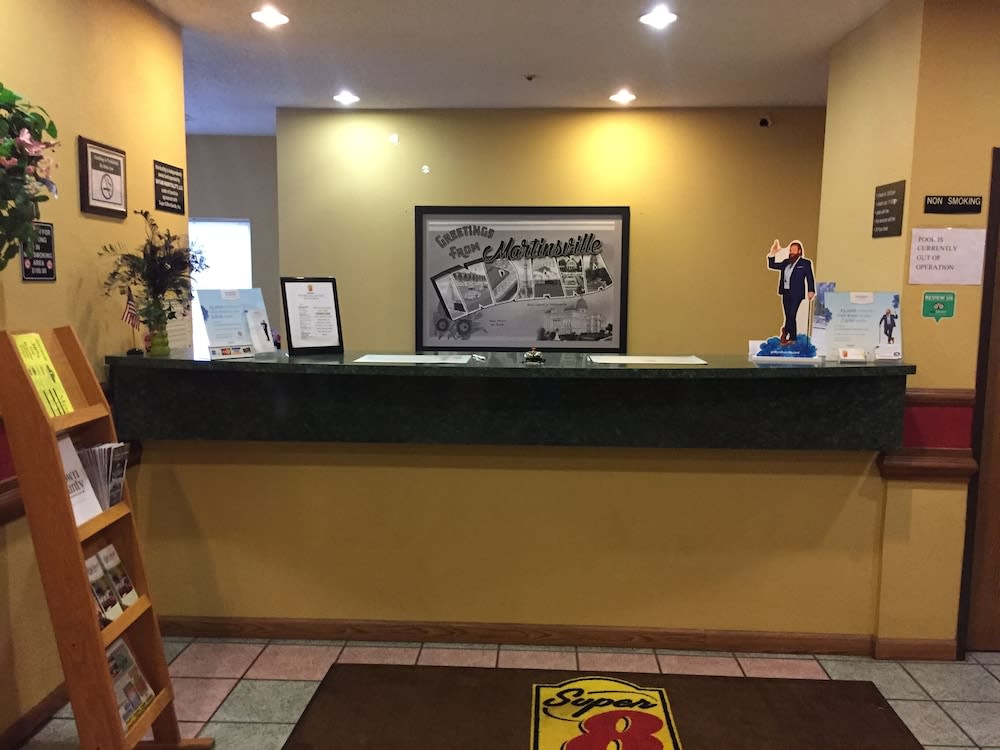 Super 8 by Wyndham Martinsville 2