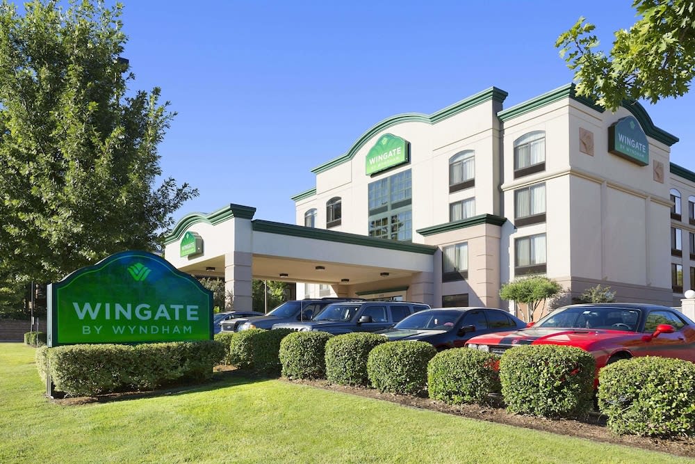 Wingate by Wyndham Little Rock 1