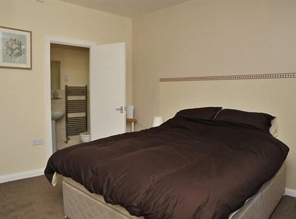 Hoppers Cottage Guest House, Newcastle upon Tyne Best deals