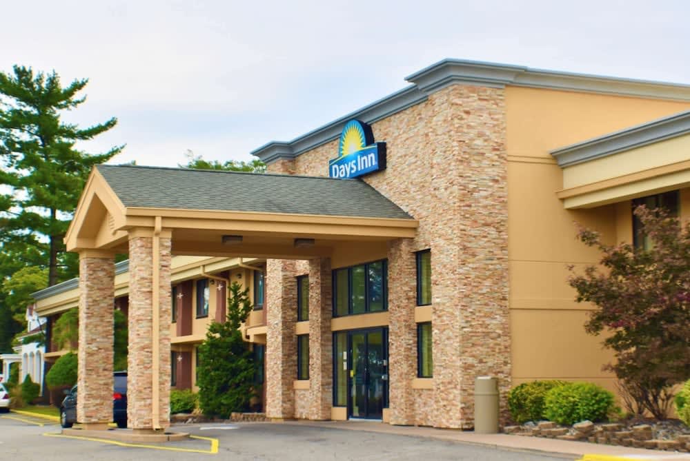 Days Inn by Wyndham Wayne 1