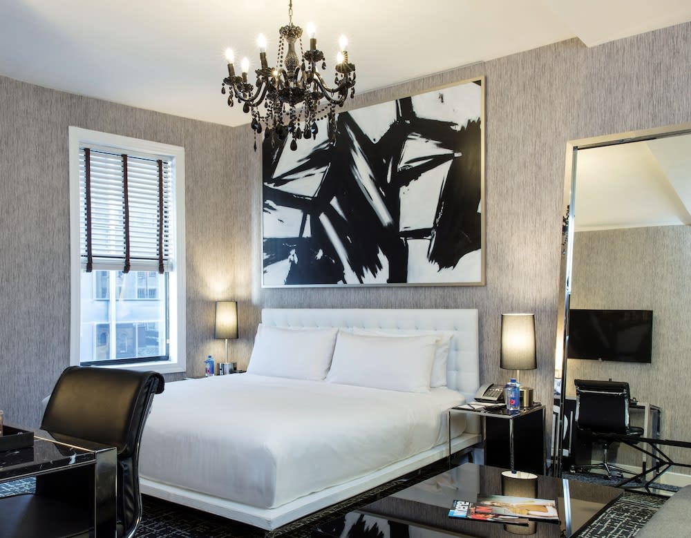 Square Hotel at Times Square 1