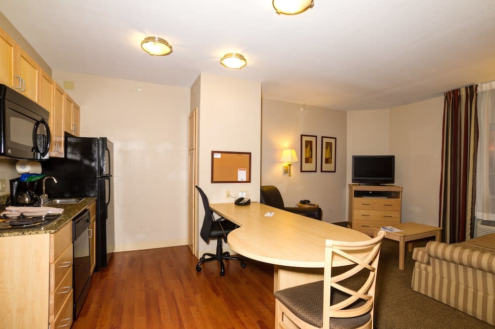 Candlewood Suites FT MYERS I-75 by IHG 4