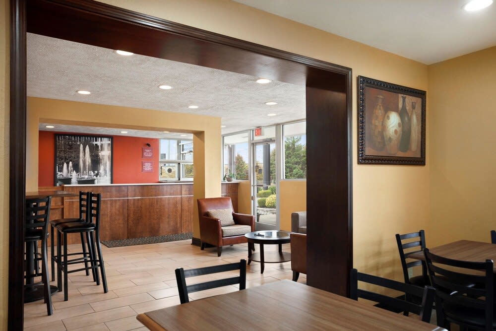 Super 8 by Wyndham Jackson 2