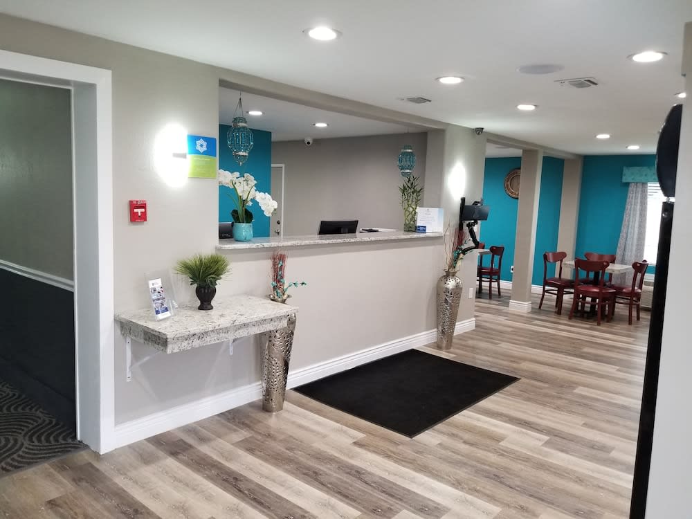 Travelodge by Wyndham San Antonio Downtown Northeast 1