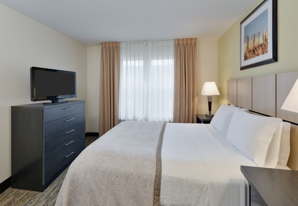 Candlewood Suites Market Center by IHG 2