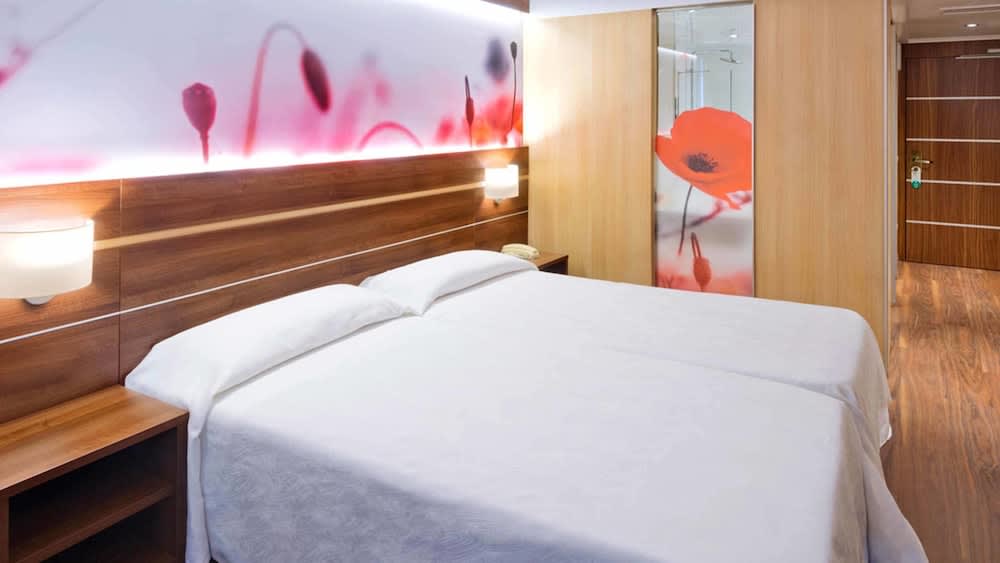 KAKTUS Hotel Volga, Calella | Best deals | lastminute.com