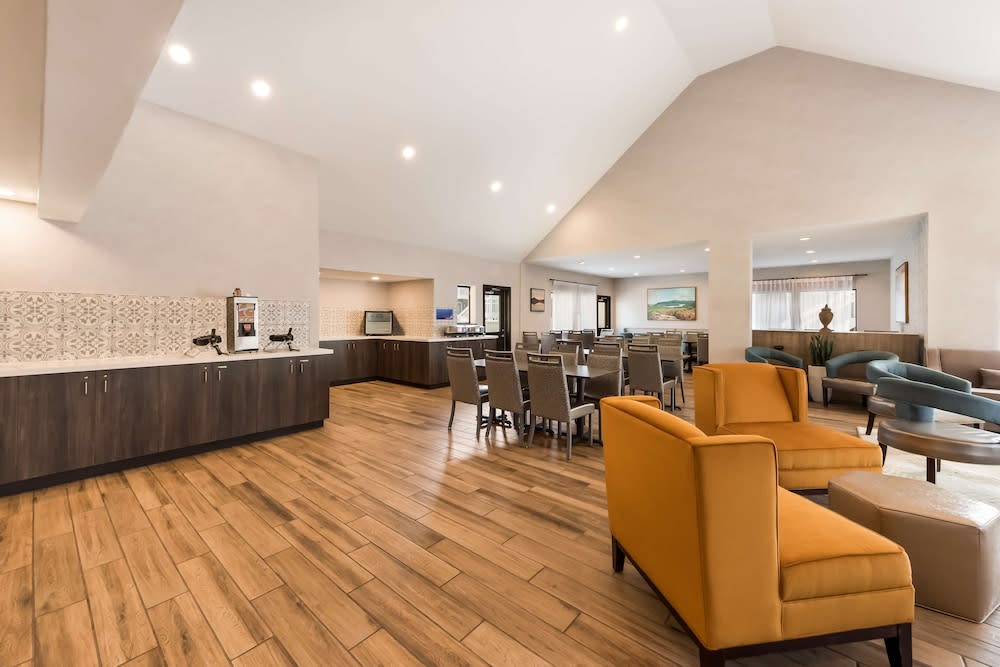 Best Western Fishkill Inn & Suites 2