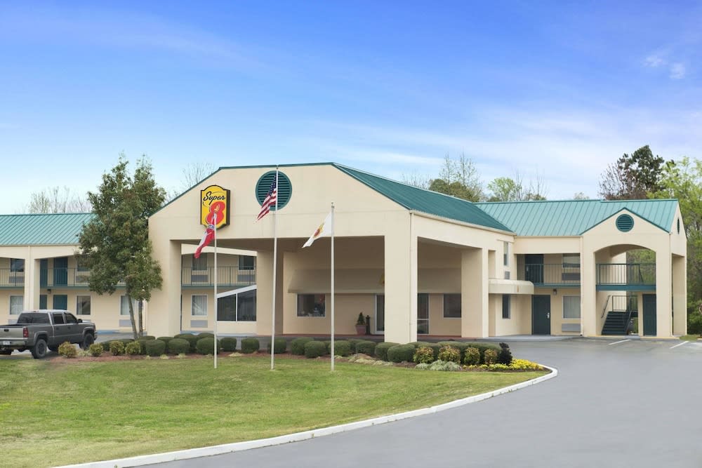 Super 8 by Wyndham Meridian 1