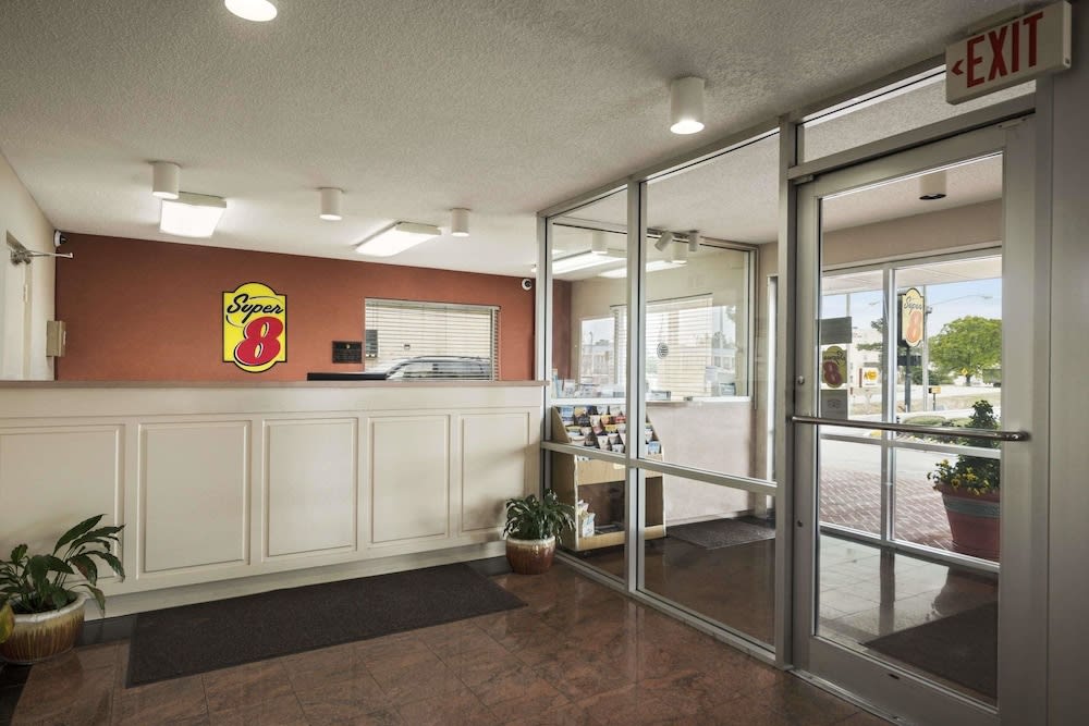 Super 8 by Wyndham Meridian 2