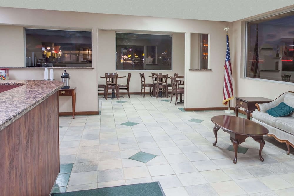 Knights Inn Lebanon 2