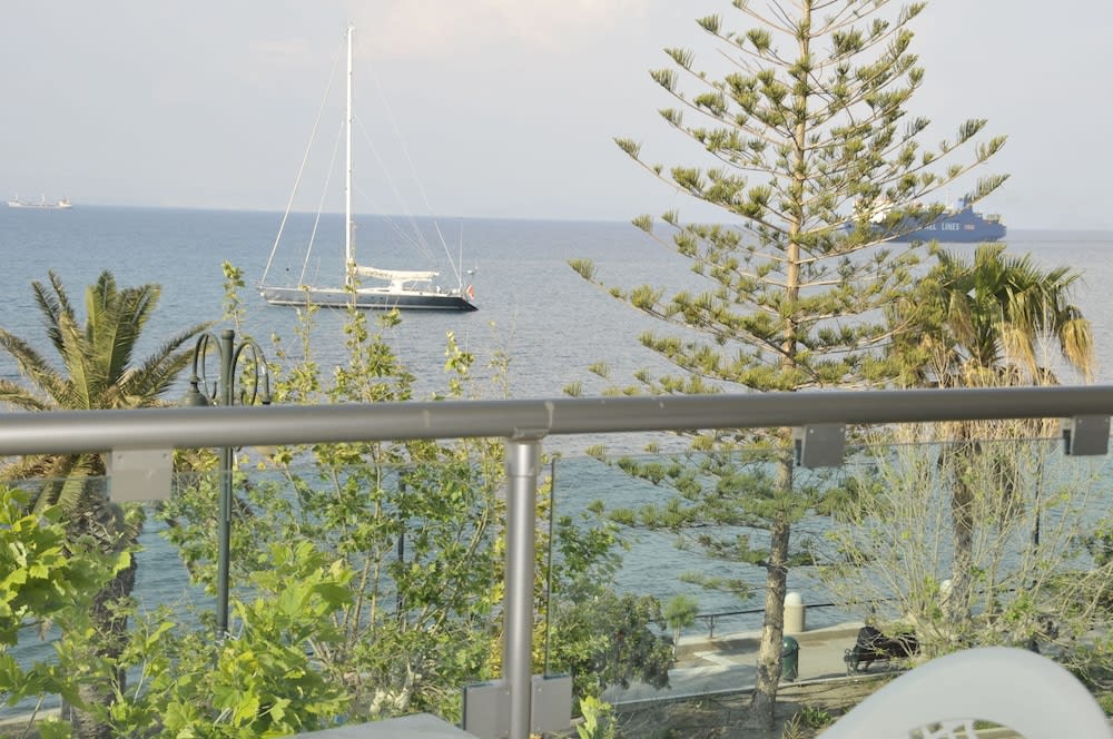 Bristol Sea View Apartments 2