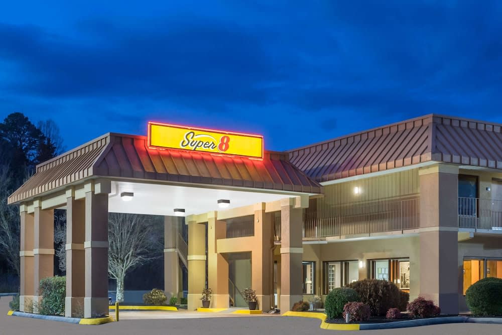 Super 8 by Wyndham Knoxville North/Powell 1