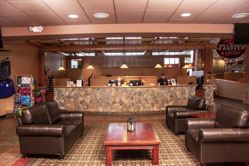 Three Bears Waterpark Resort & Convention Center, Ascend Collection Near Tomah, WI 3