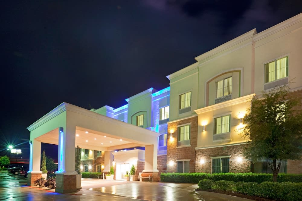 Holiday Inn Express & Suites DECATUR by IHG 1