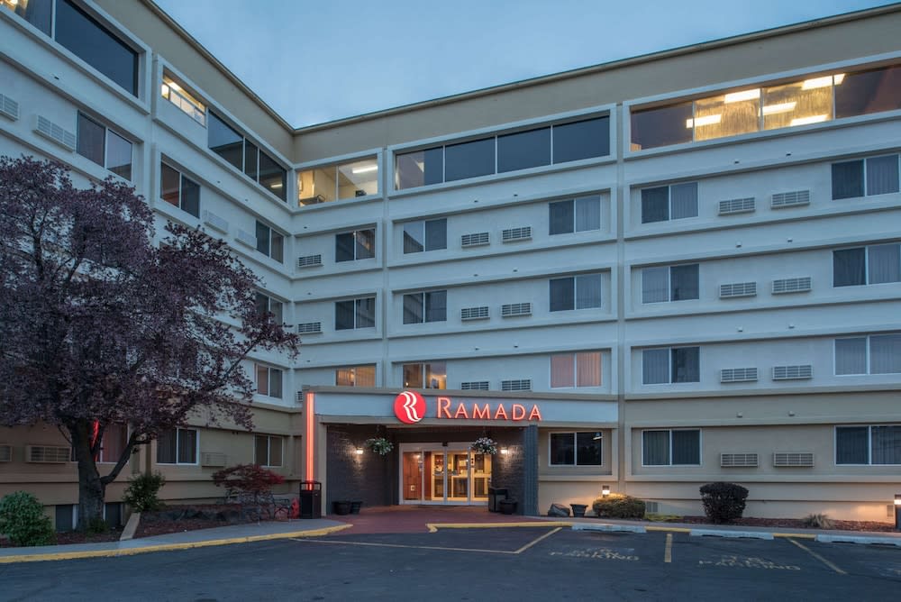 Ramada by Wyndham Downtown Spokane 1