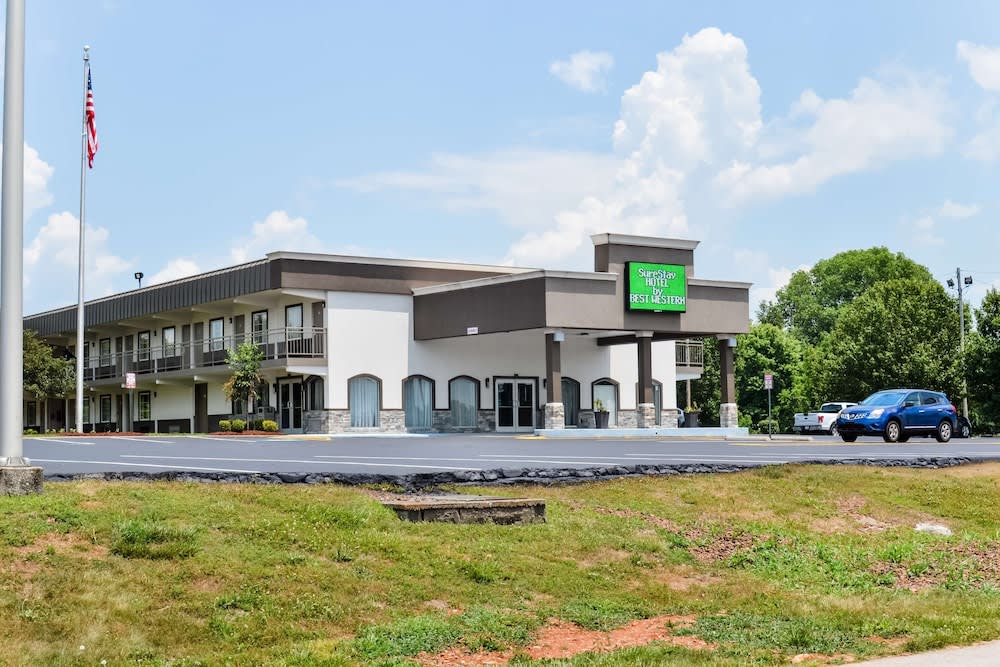 SureStay Hotel by Best Western Bowling Green North 1