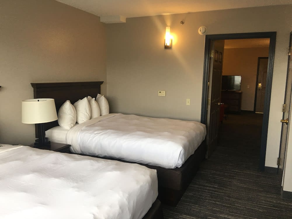 Country Inn & Suites by Radisson, Grand Rapids East, MI 4