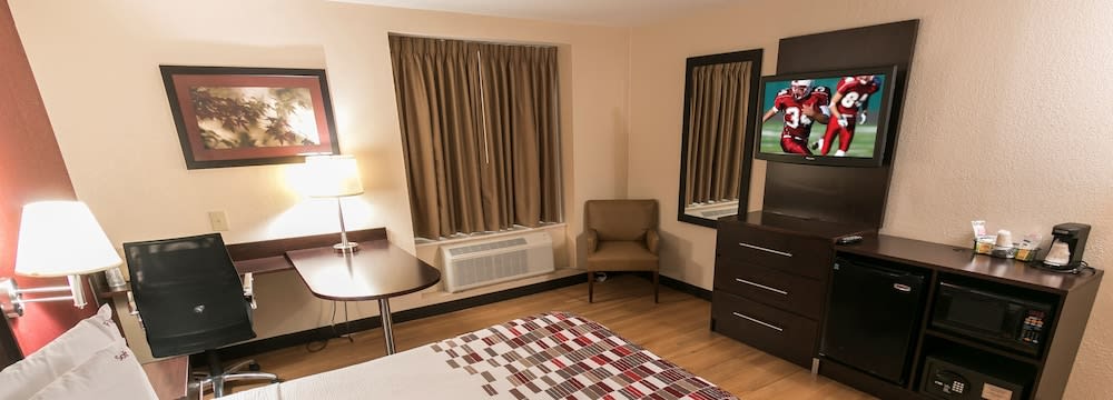Red Roof Inn Sutton 1