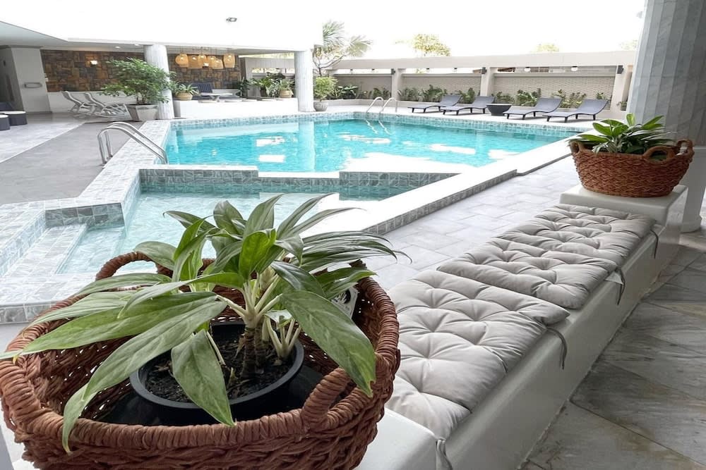 Garden Paradise 1