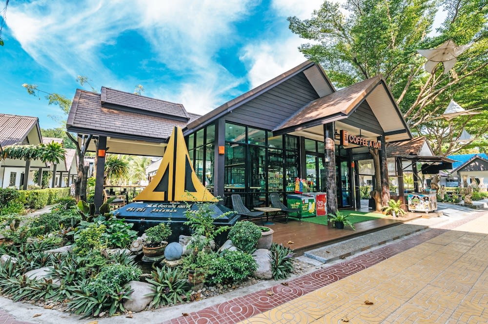 Phi Phi Andaman Legacy Resort 1