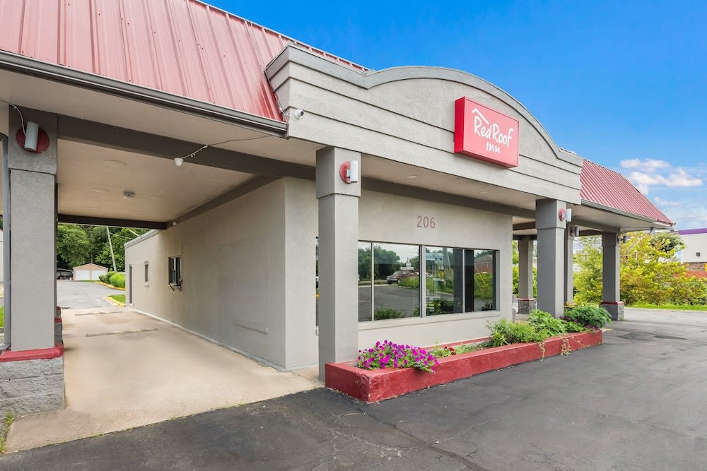 Red Roof Inn Lenoir 1