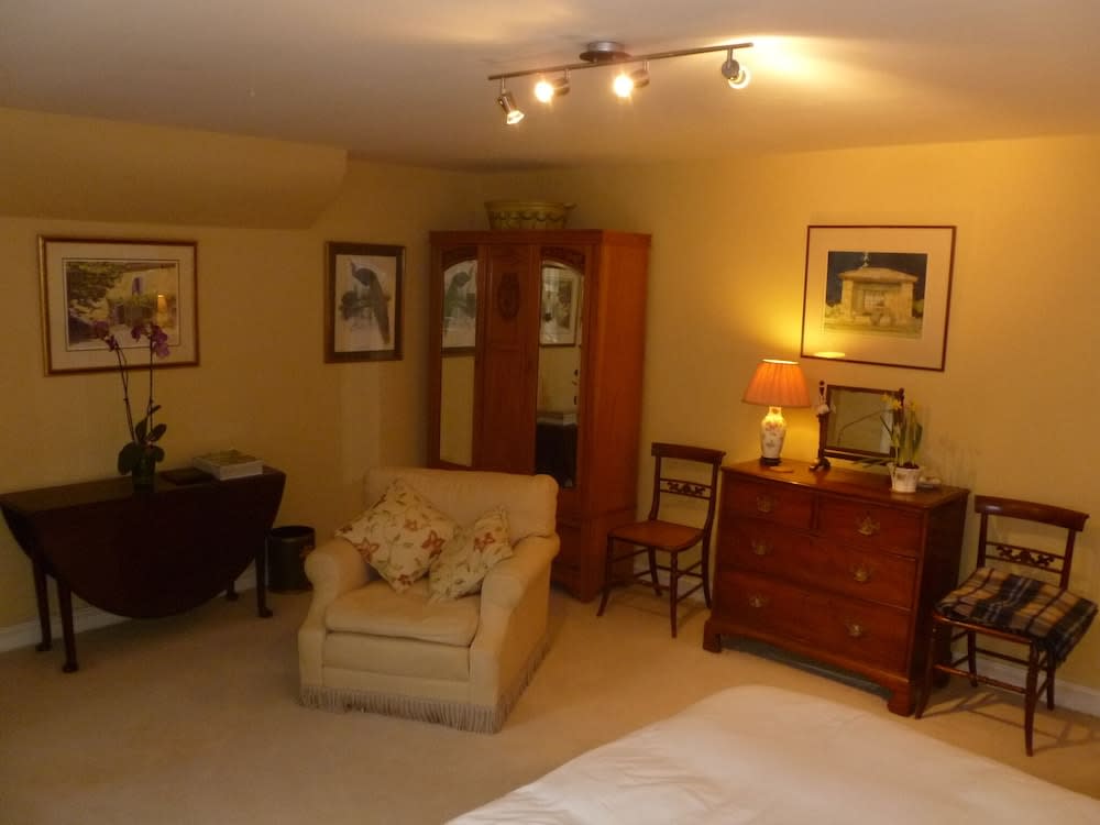 Laurel House, Cheltenham Best deals