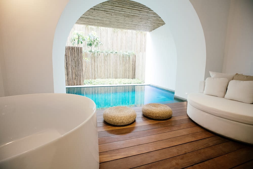 SALA Samui Chaweng Beach Resort 4