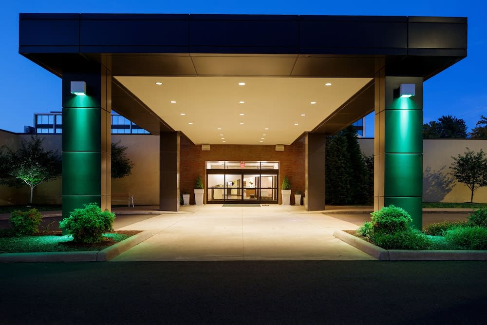 Holiday Inn & Suites CHARLESTON WEST by IHG 1