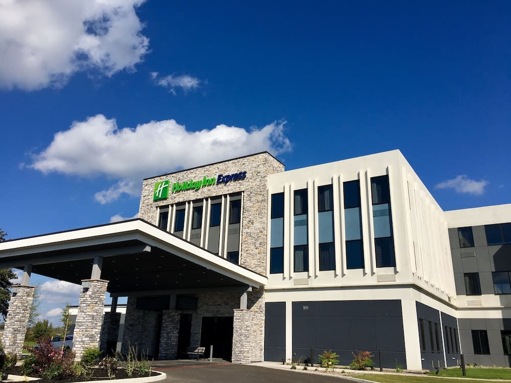 Holiday Inn Express GRAND ISLAND - NIAGARA FALLS by IHG 1