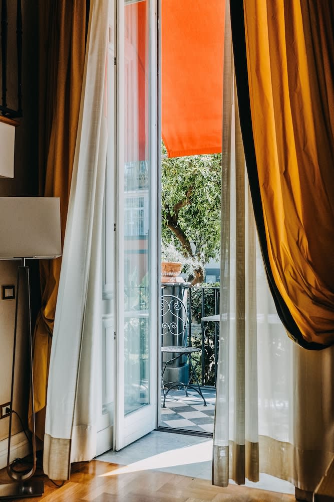 Costantinopoli 104 4