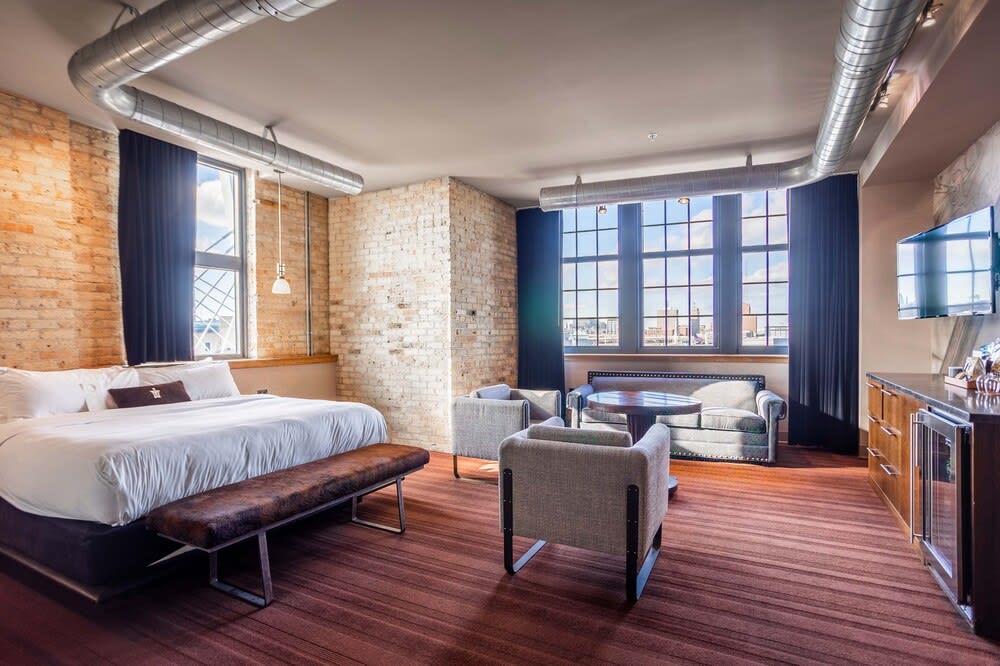 The Iron Horse Hotel 1