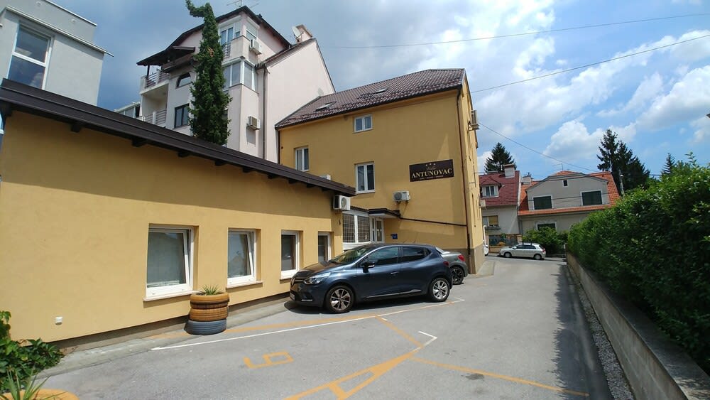 Villa Antunovac Zagreb 1