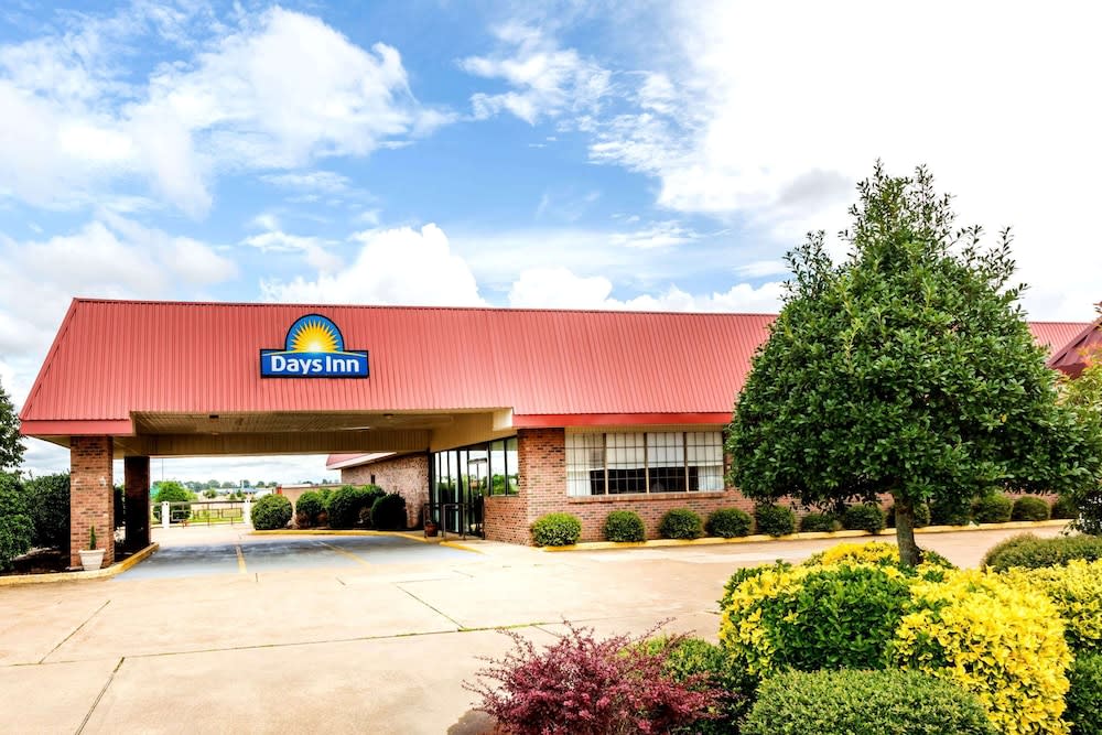 Days Inn by Wyndham Batesville 1